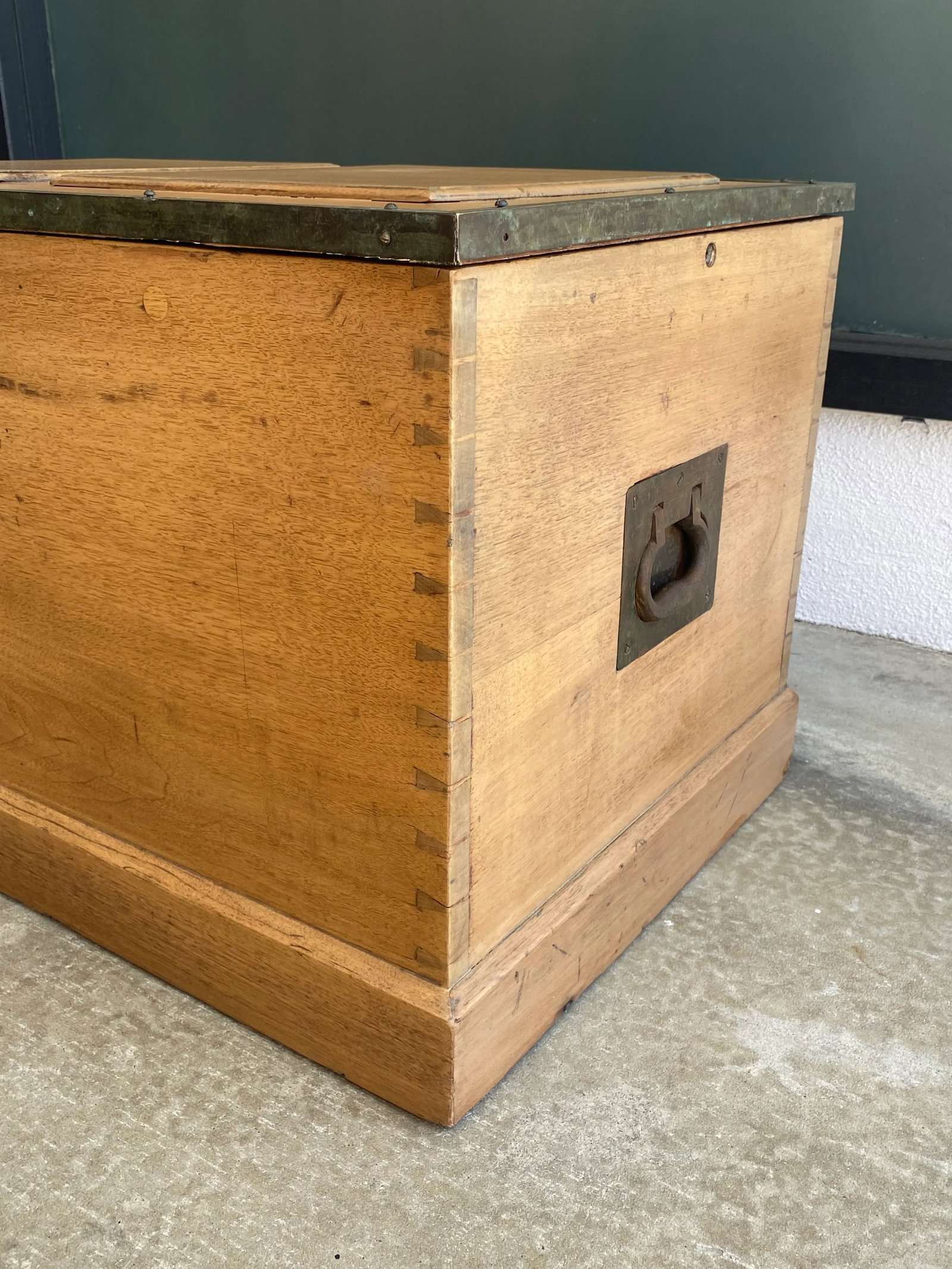 Mid 20th Century Wood and Brass Trunk - 3