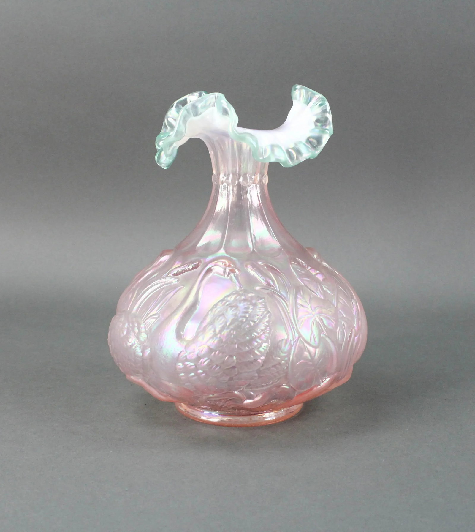 Mid 20th Century George Fenton Signed Opalescent Iridescent Pink & Green Ruffled Crest Swan Vase - 2