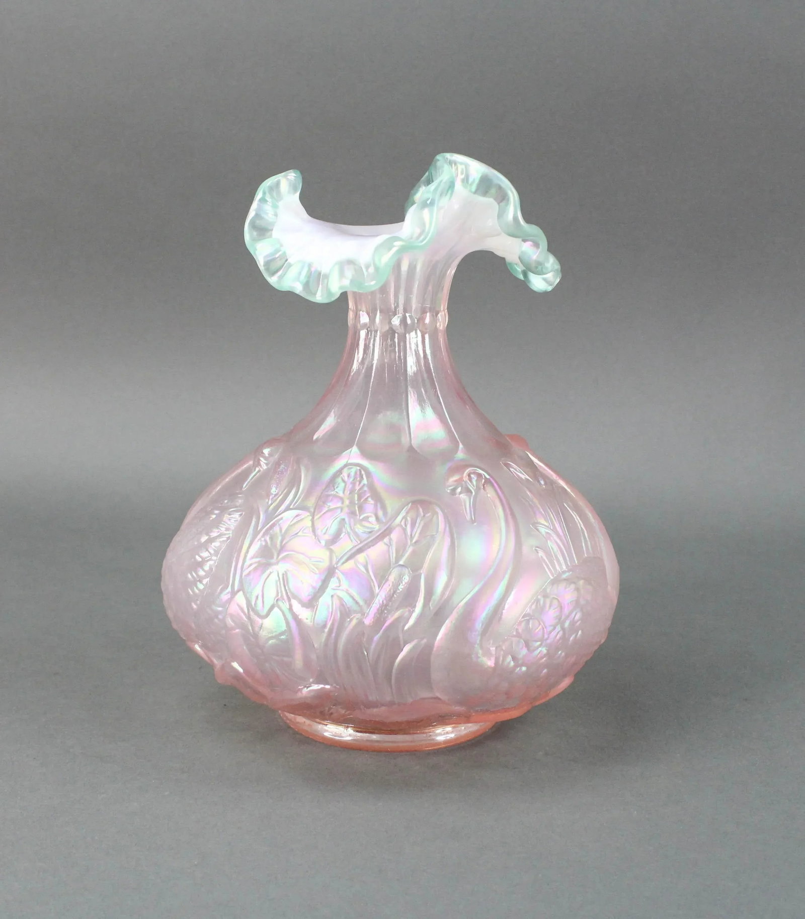 Mid 20th Century George Fenton Signed Opalescent Iridescent Pink & Green Ruffled Crest Swan Vase - 3