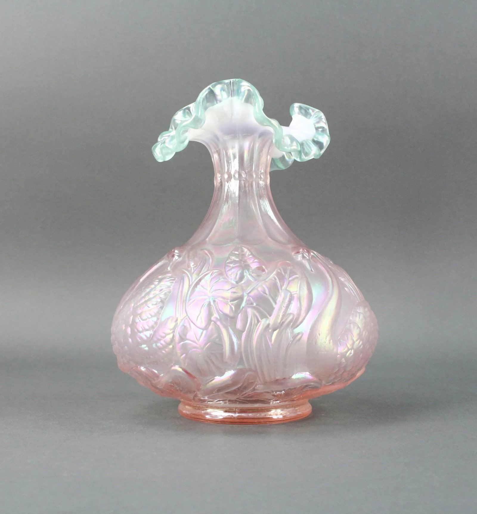 Mid 20th Century George Fenton Signed Opalescent Iridescent Pink & Green Ruffled Crest Swan Vase - 5