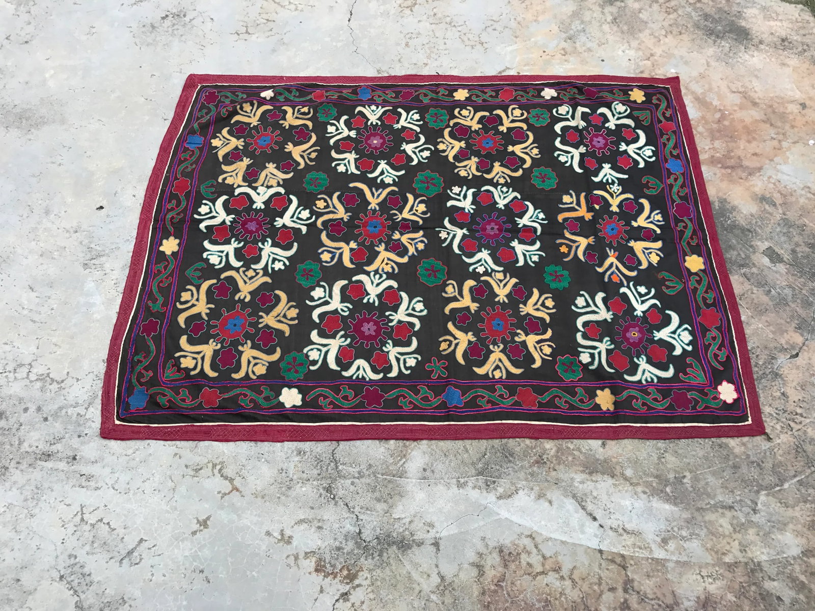 Dark Gray Floral Pattern Vintage Suzani Textile - 5