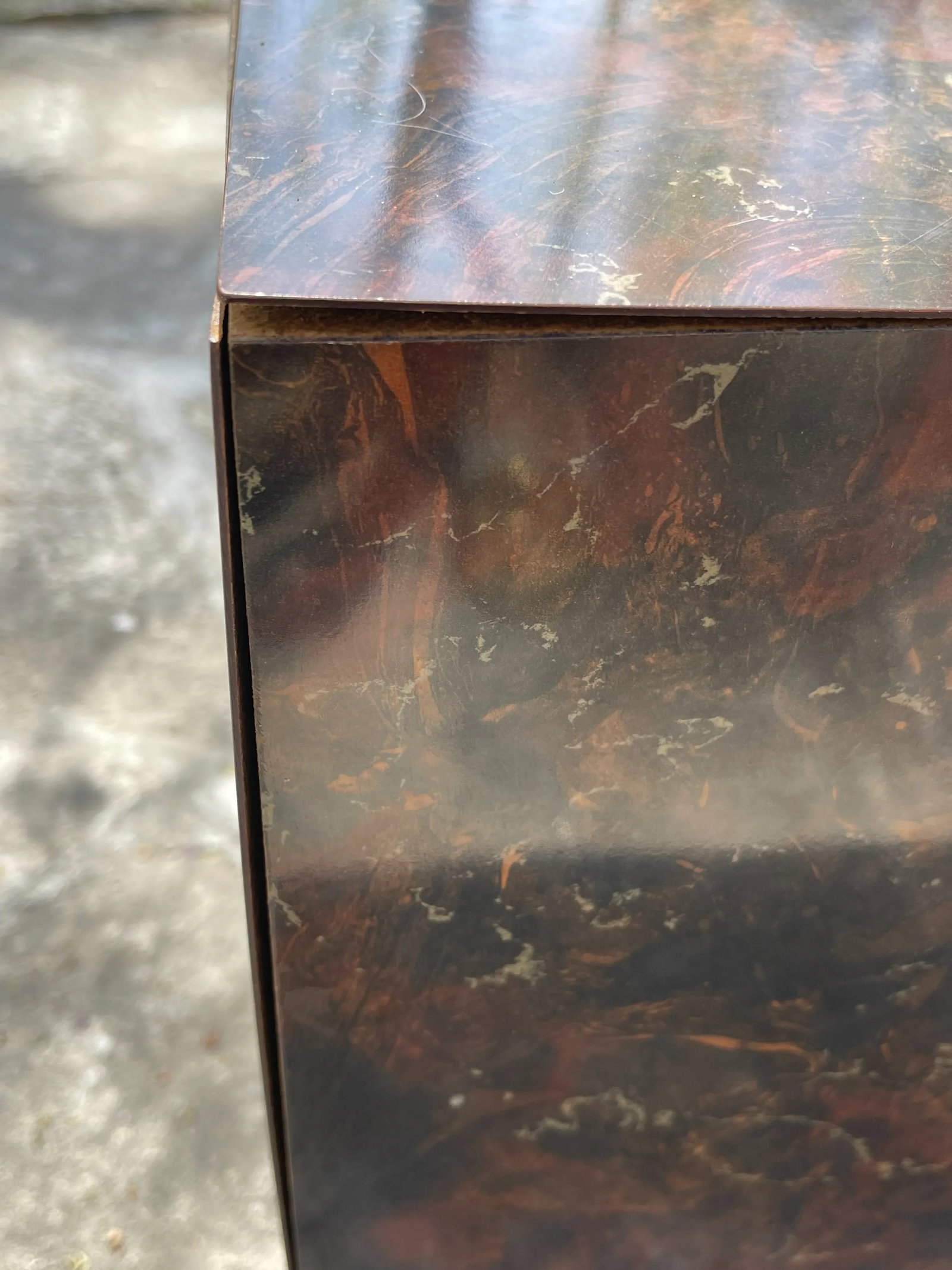 1970s Faux Burlwood Laminate Plinth Side Table in the Manner of Milo Baughman - 10