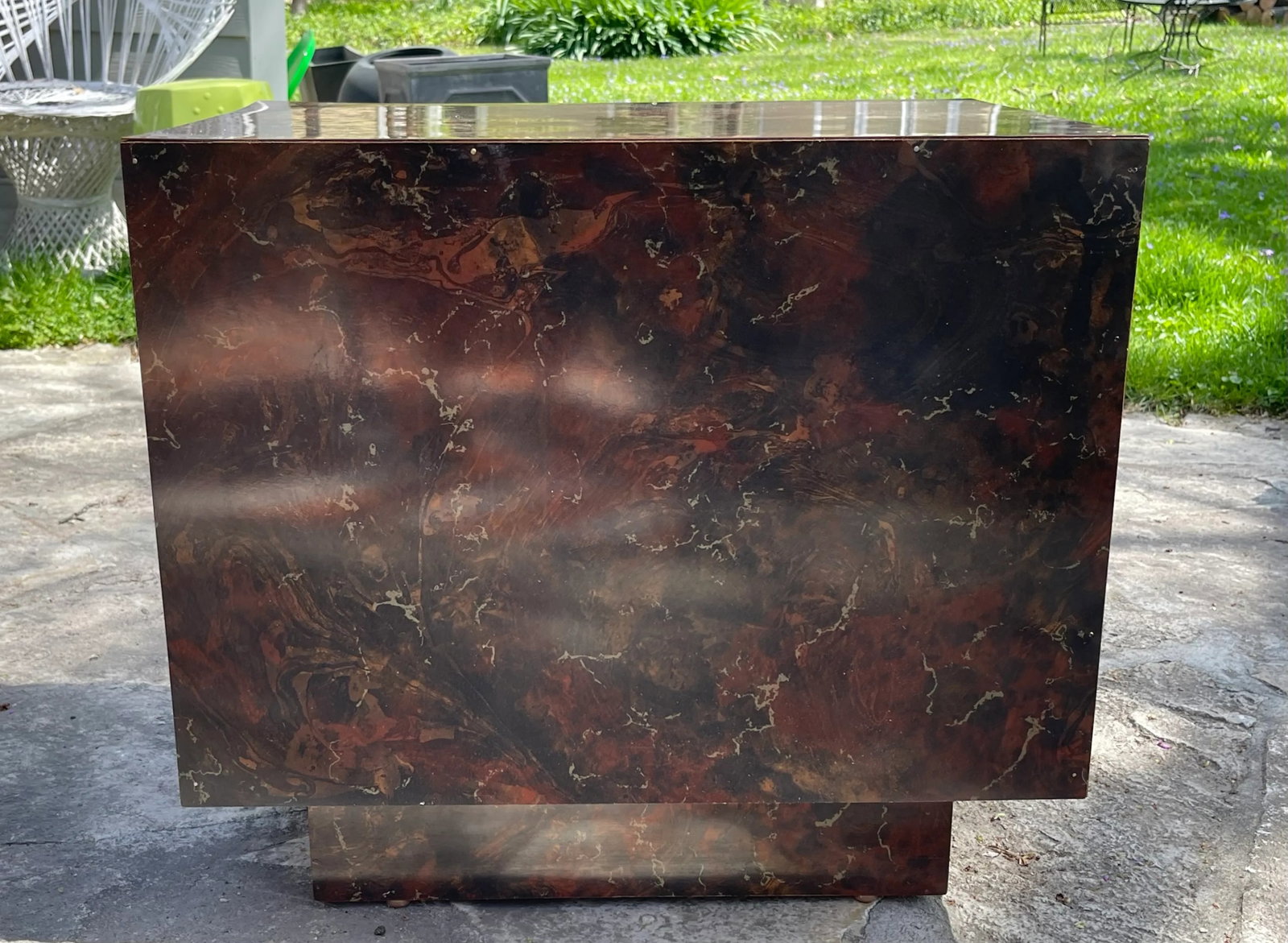 1970s Faux Burlwood Laminate Plinth Side Table in the Manner of Milo Baughman - 12