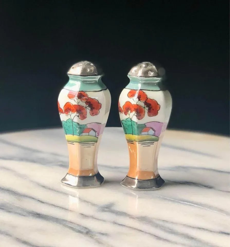 Late 20th Century Hand-Painted Japanese Lusterware Salt and Pepper- A Pair - 4