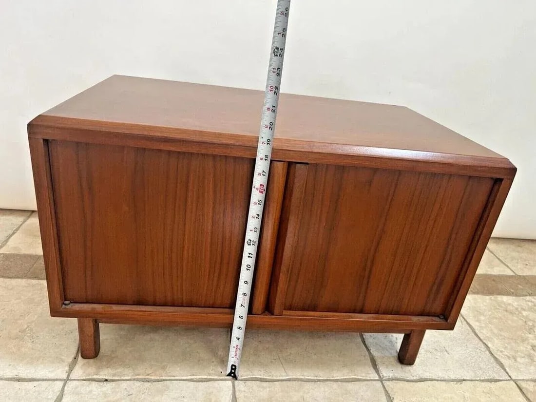 1960s Mid Century Modern Magazine Record Cabinet Coffee Table Push Double Doors - 8