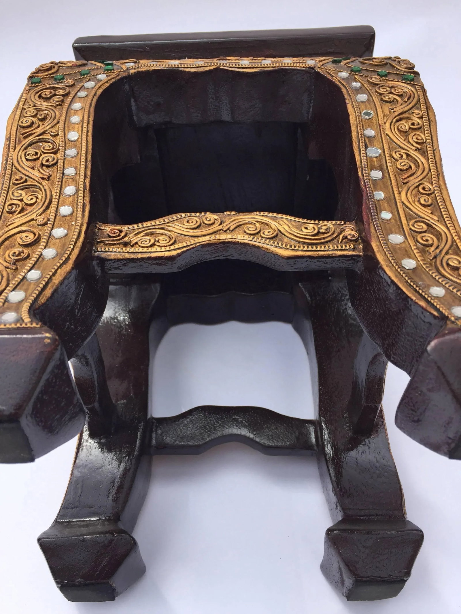 20th Century Asian Small Low Wooden Gilded Table Stand - 3