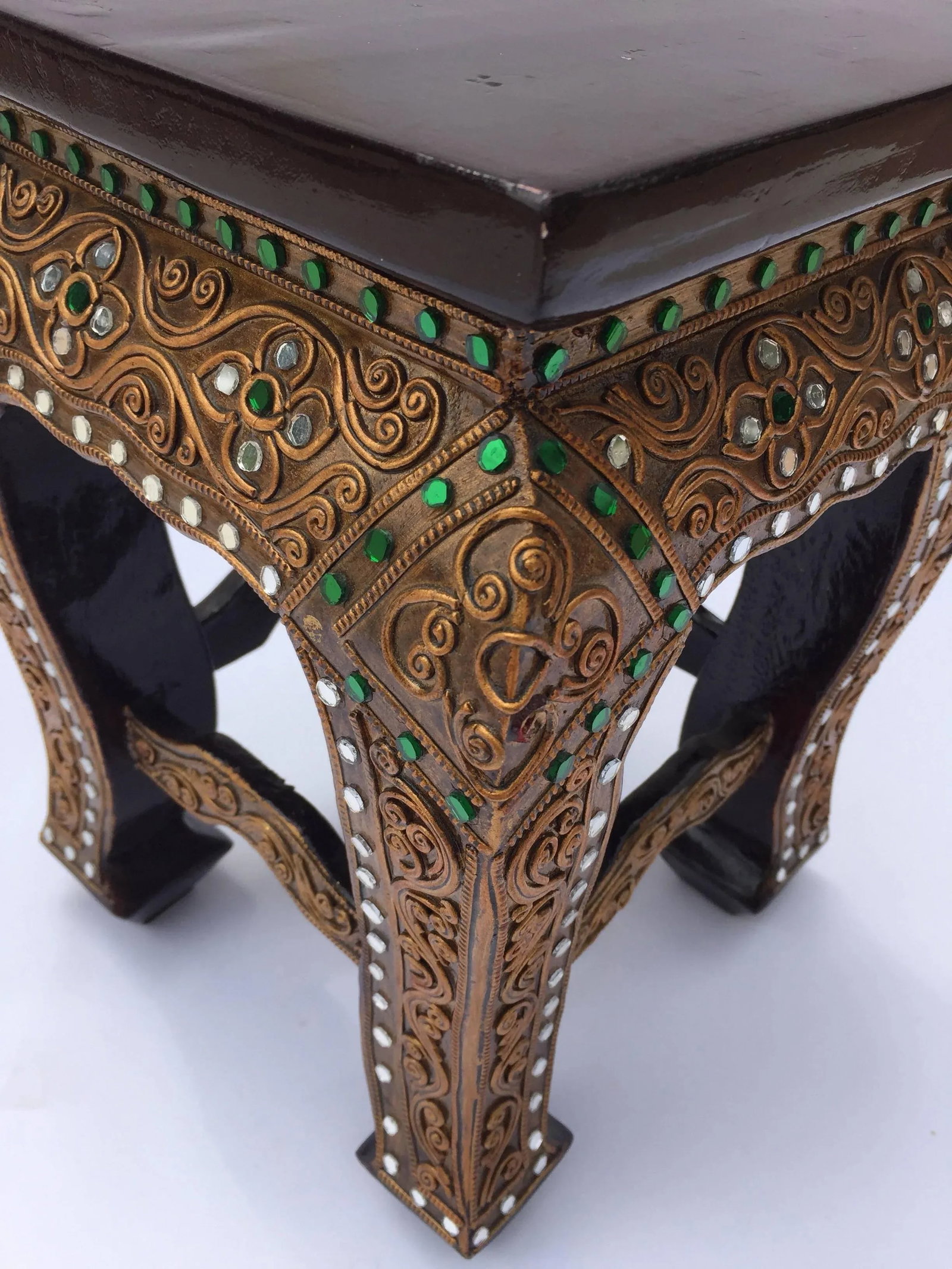 20th Century Asian Small Low Wooden Gilded Table Stand - 6