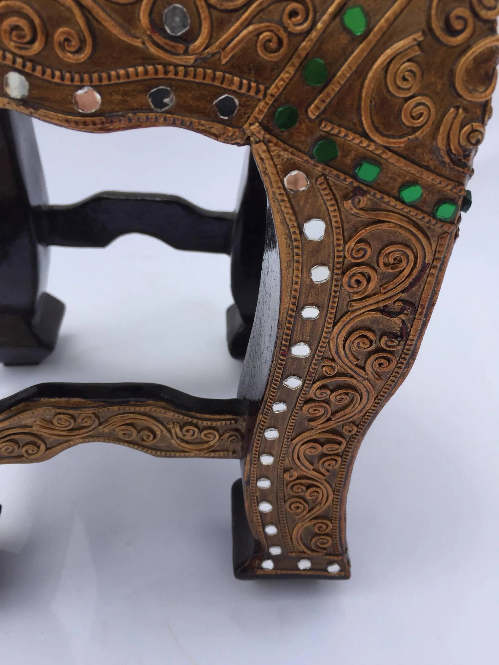 20th Century Asian Small Low Wooden Gilded Table Stand - 8