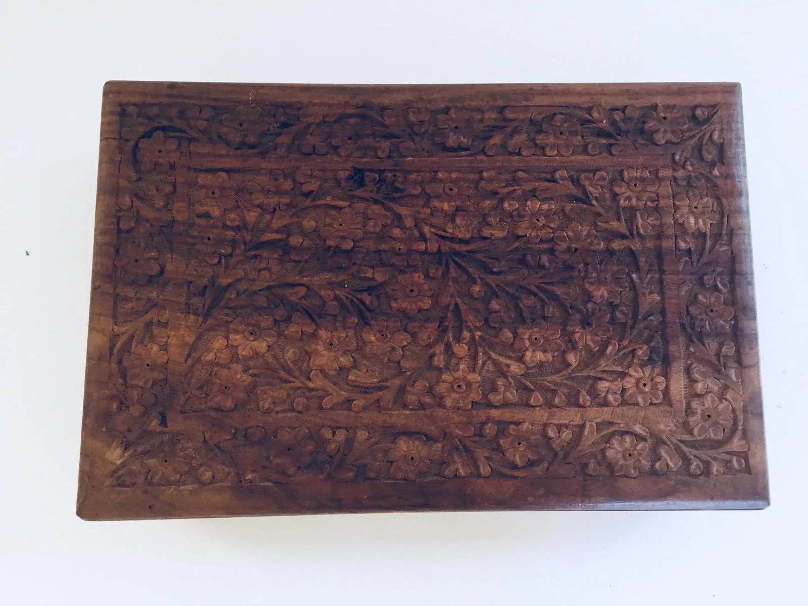 Early 20th Century Anglo Raj Hand-Carved Wooden Decorative Jewelry Box - 2