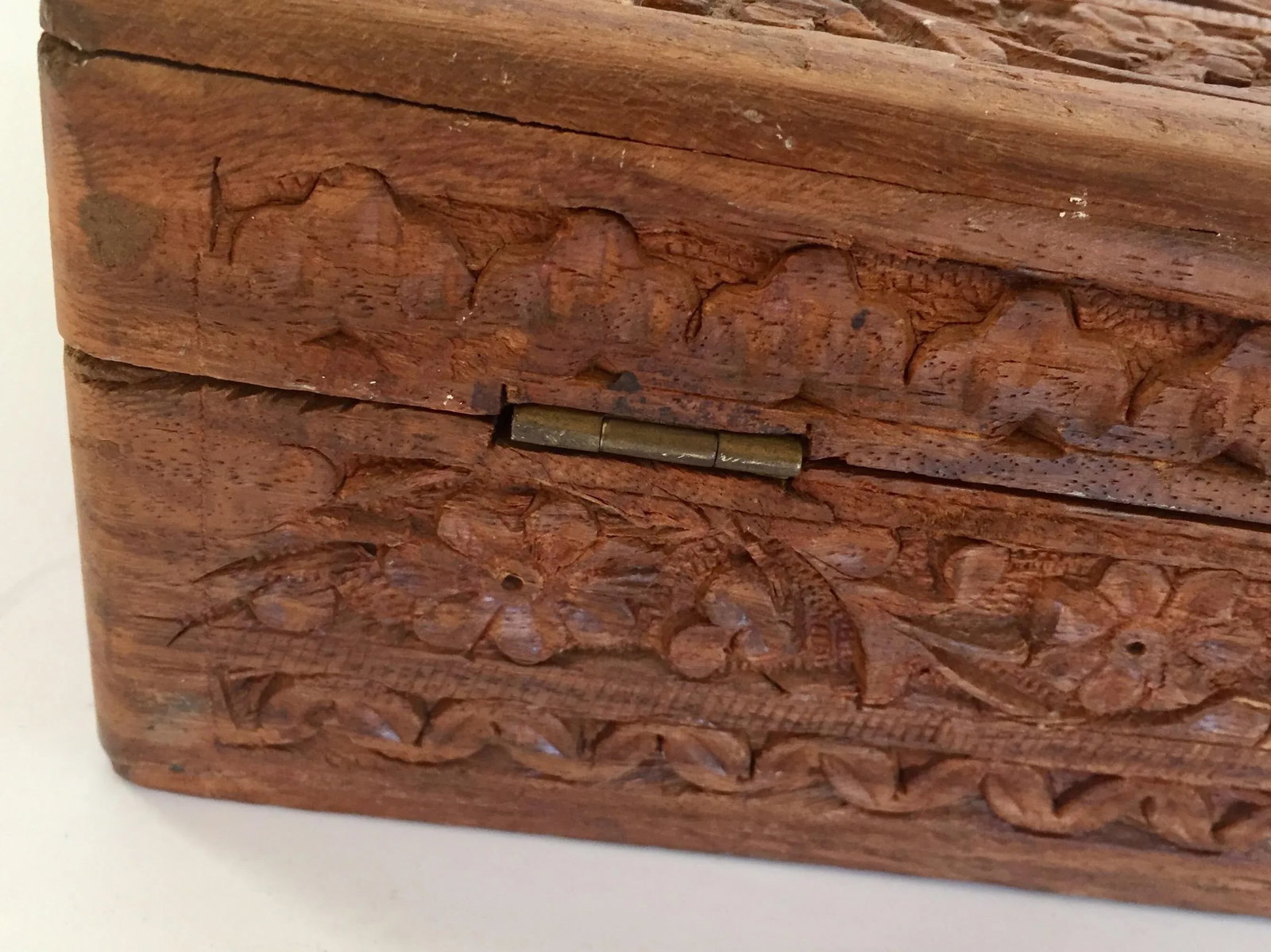 Early 20th Century Anglo Raj Hand-Carved Wooden Decorative Jewelry Box - 3