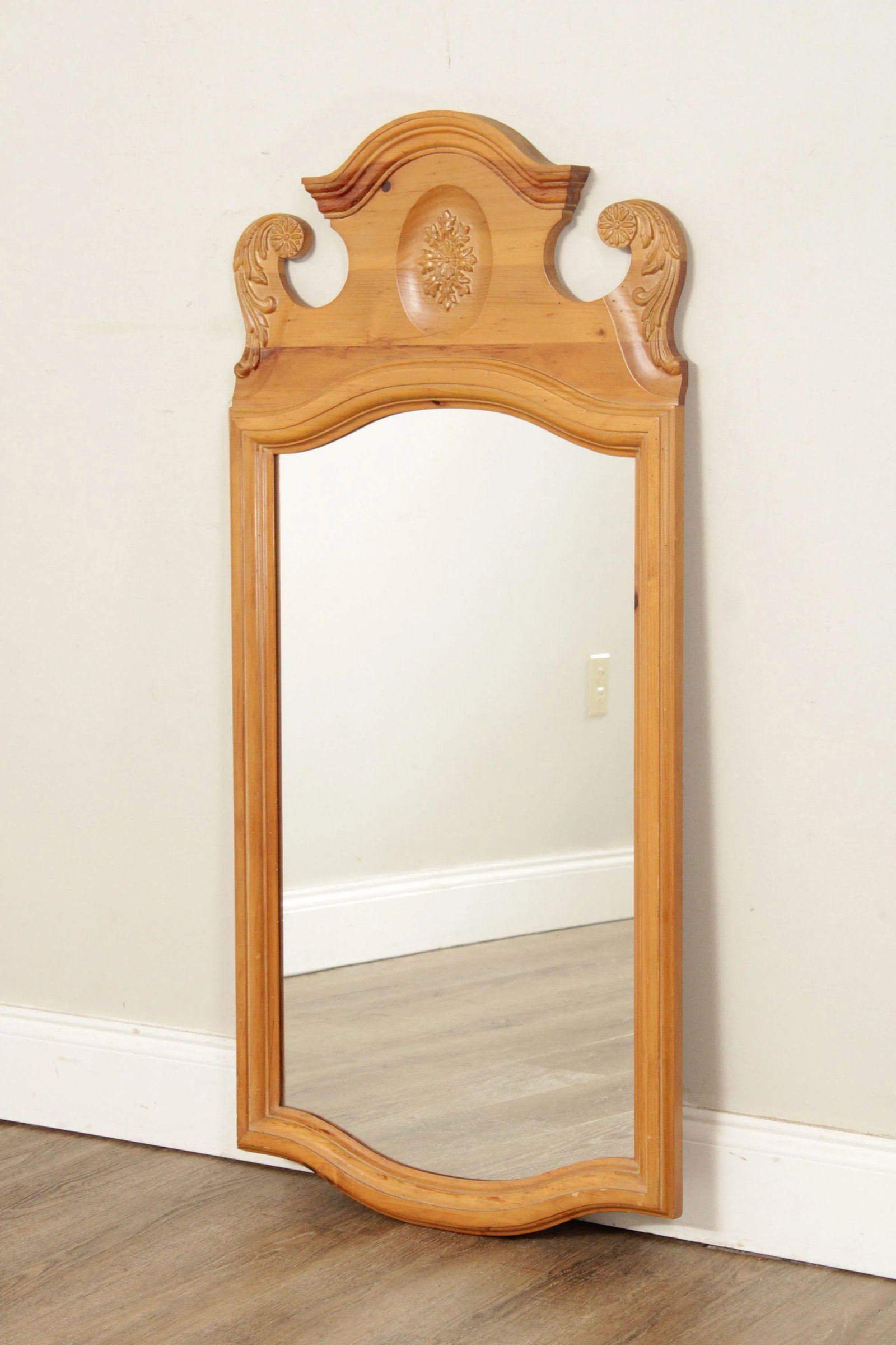 Lexington Chippendale Style Carved Pine Frame Mirror - 3