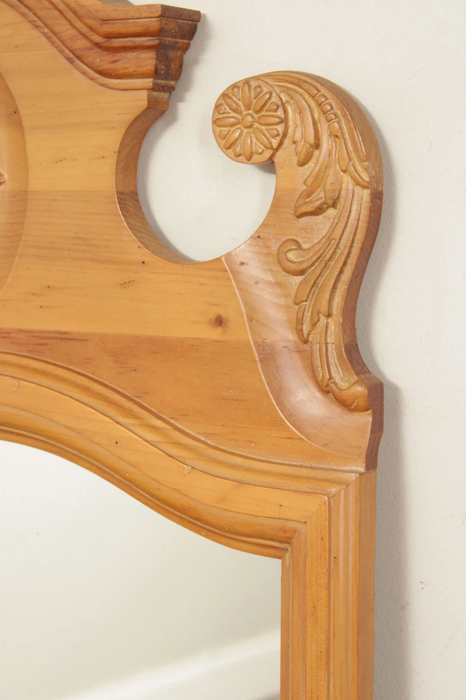 Lexington Chippendale Style Carved Pine Frame Mirror - 7