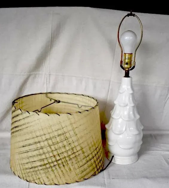 Mid-Century Ceramic White Artichoke Lamp With Retro Fiberglass Shade - 4