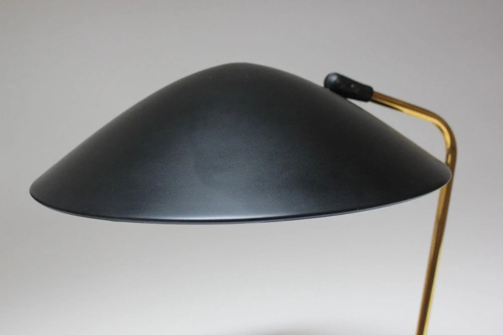 Pair of Gerald Thurston for Lightolier Brass and Metal Table Lamps - 10
