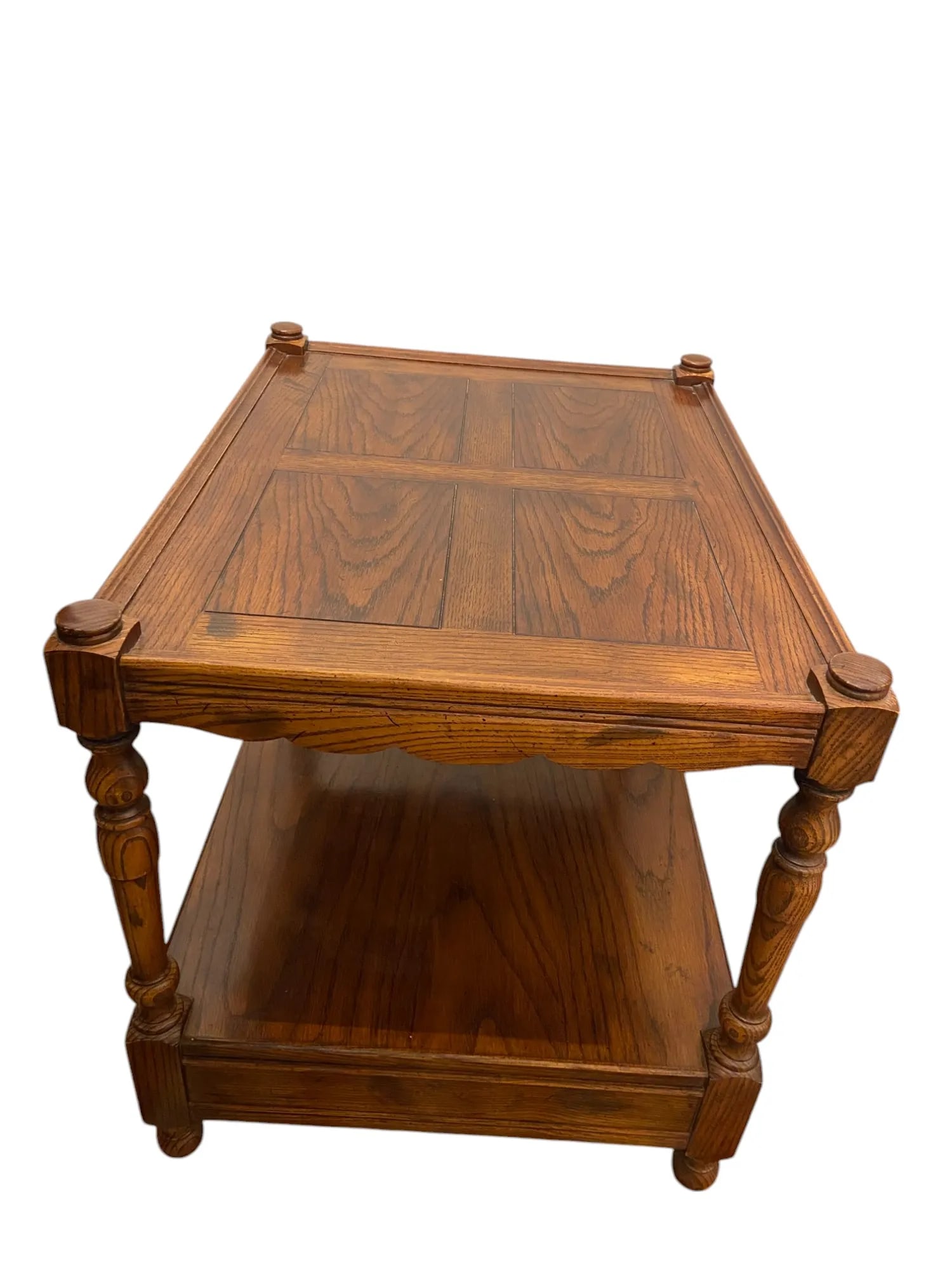Henredon Two-Tiered Scalloped Side Table - 4