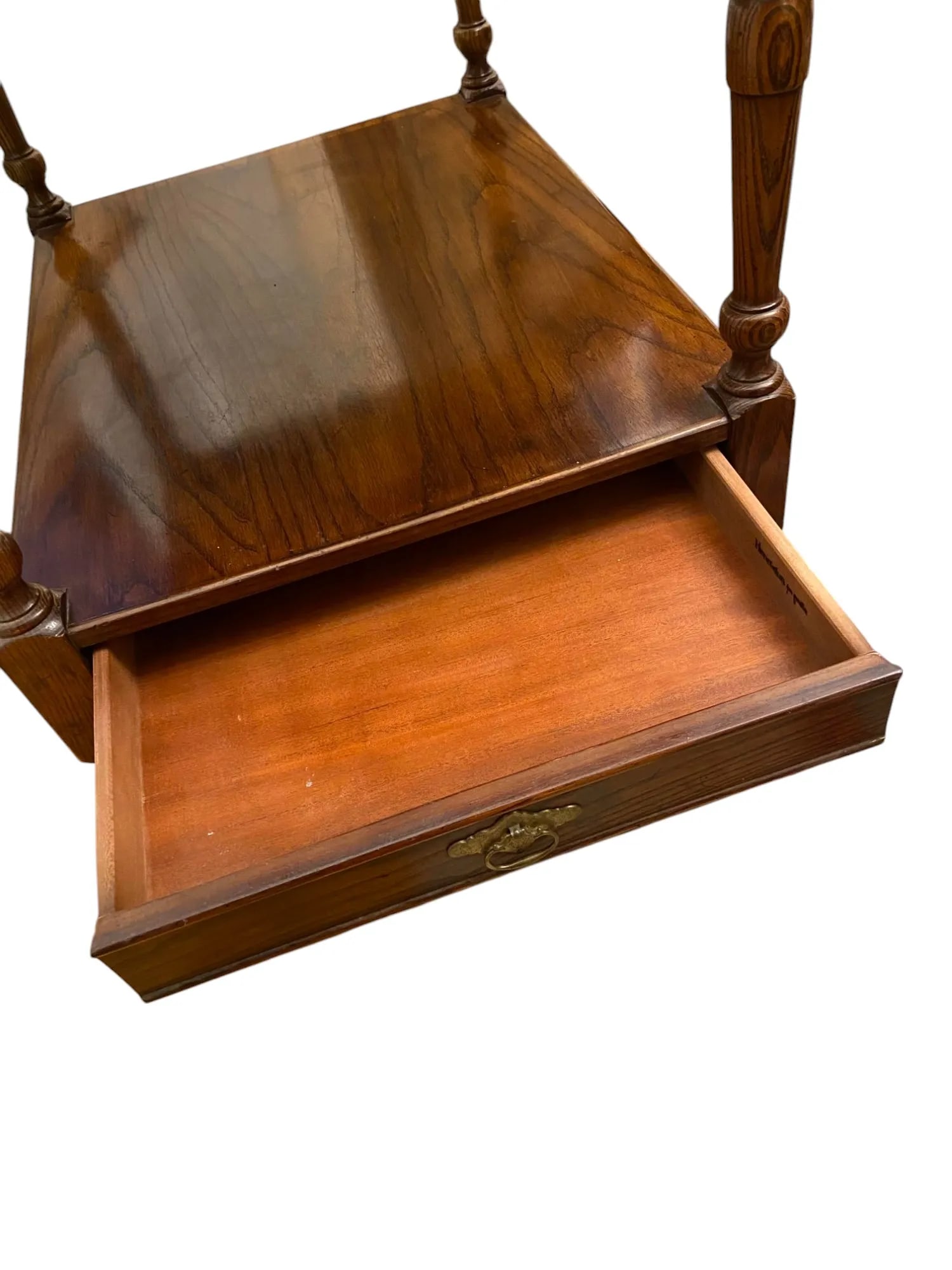 Henredon Two-Tiered Scalloped Side Table - 7
