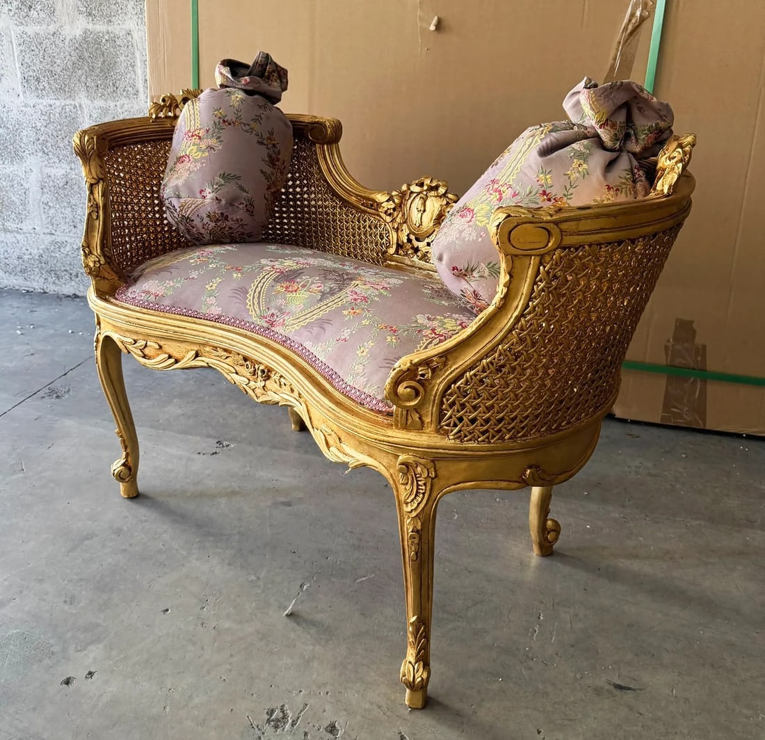 Bench Pink Damask French Style Gold Details - 2