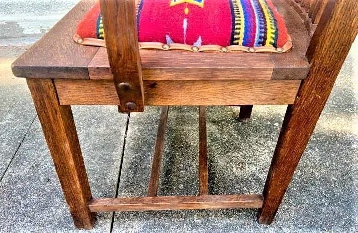 Antique in the Manner of Frank Lloyd Wright - Prairie Style Quarter Sawn Oak Arm Chair With Hand Wov - 6