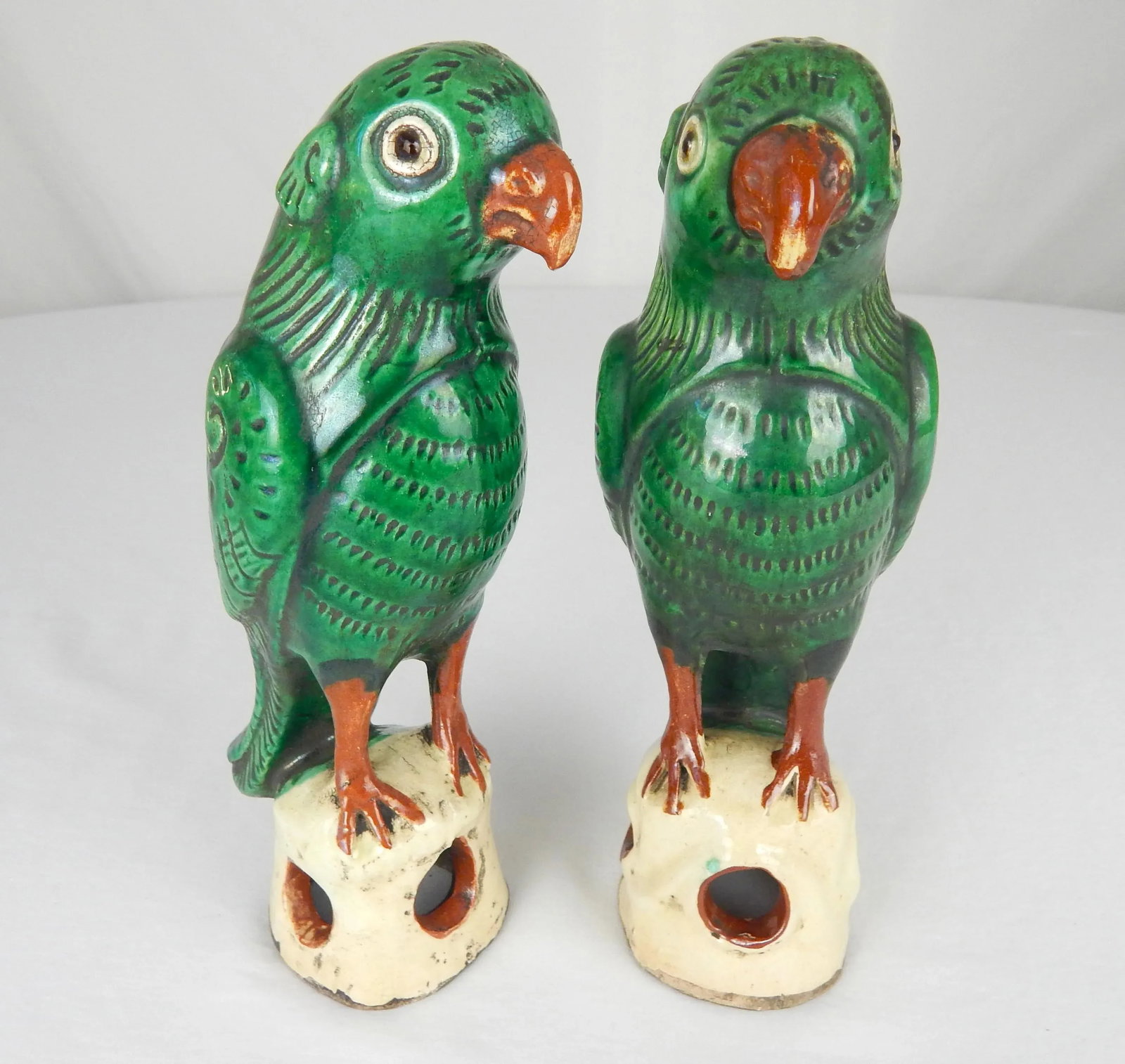 Early 20th Century Chinese Export Green Sanscai Glazed Parrots- a Pair - 11