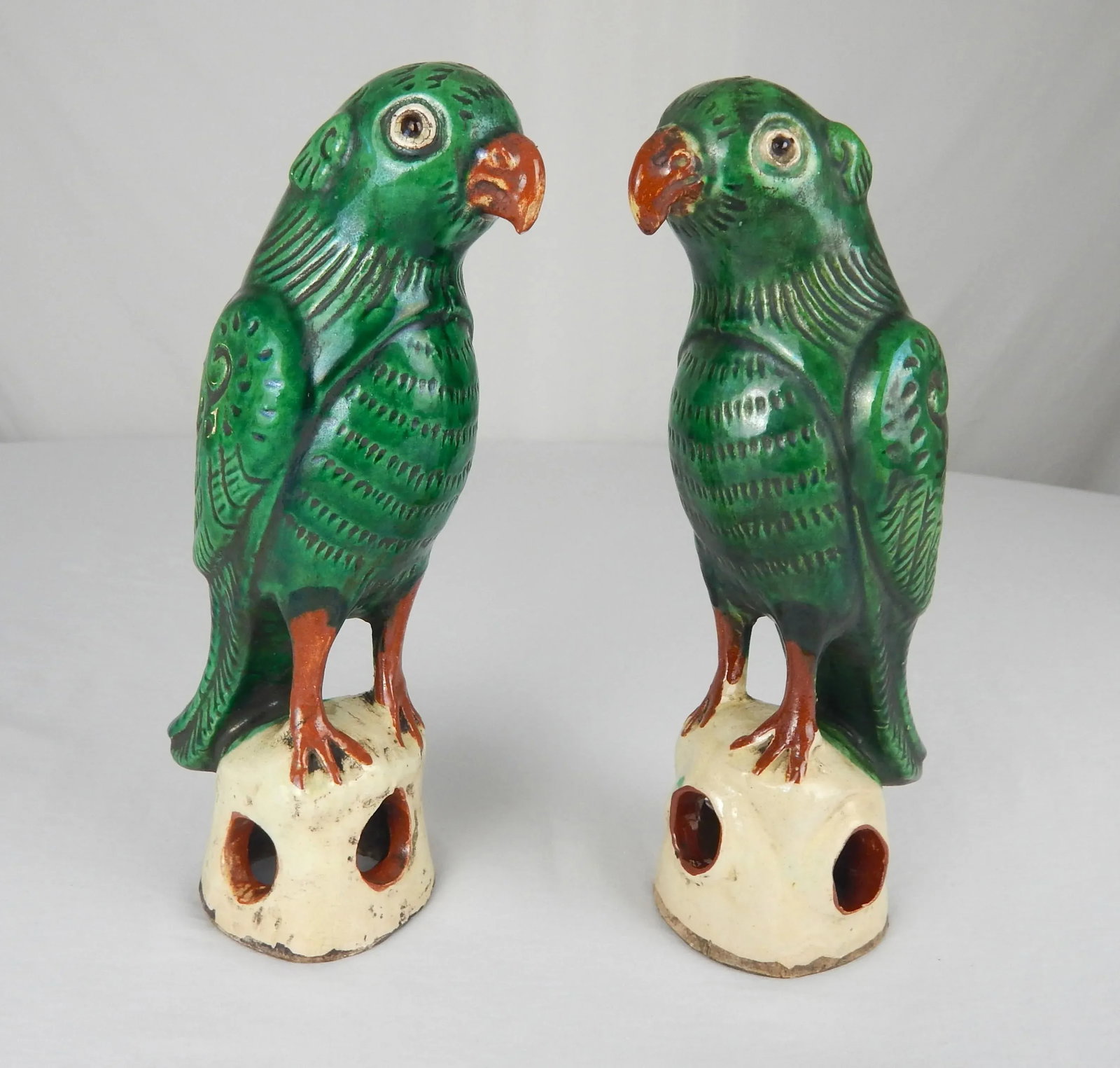 Early 20th Century Chinese Export Green Sanscai Glazed Parrots- a Pair - 2
