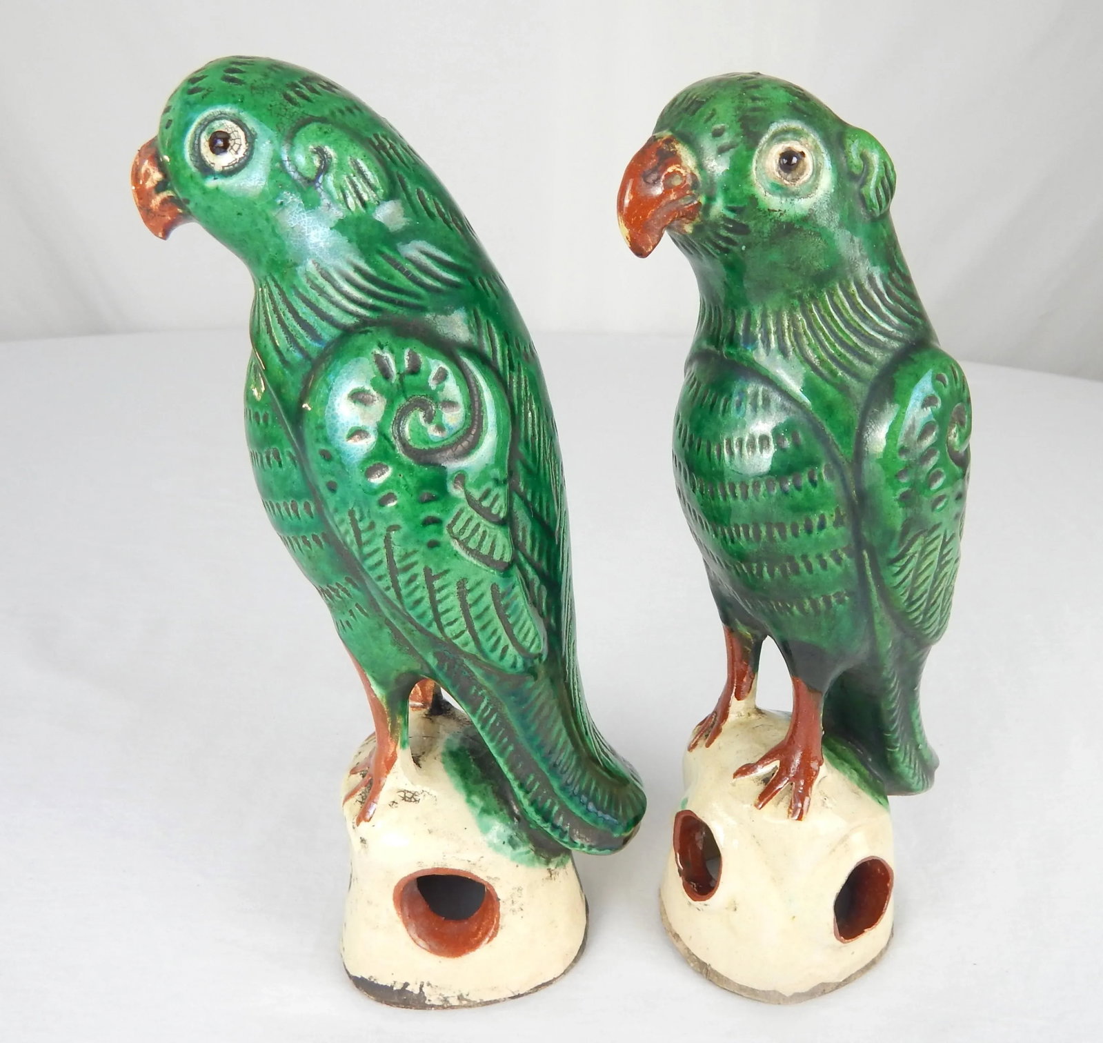 Early 20th Century Chinese Export Green Sanscai Glazed Parrots- a Pair - 8