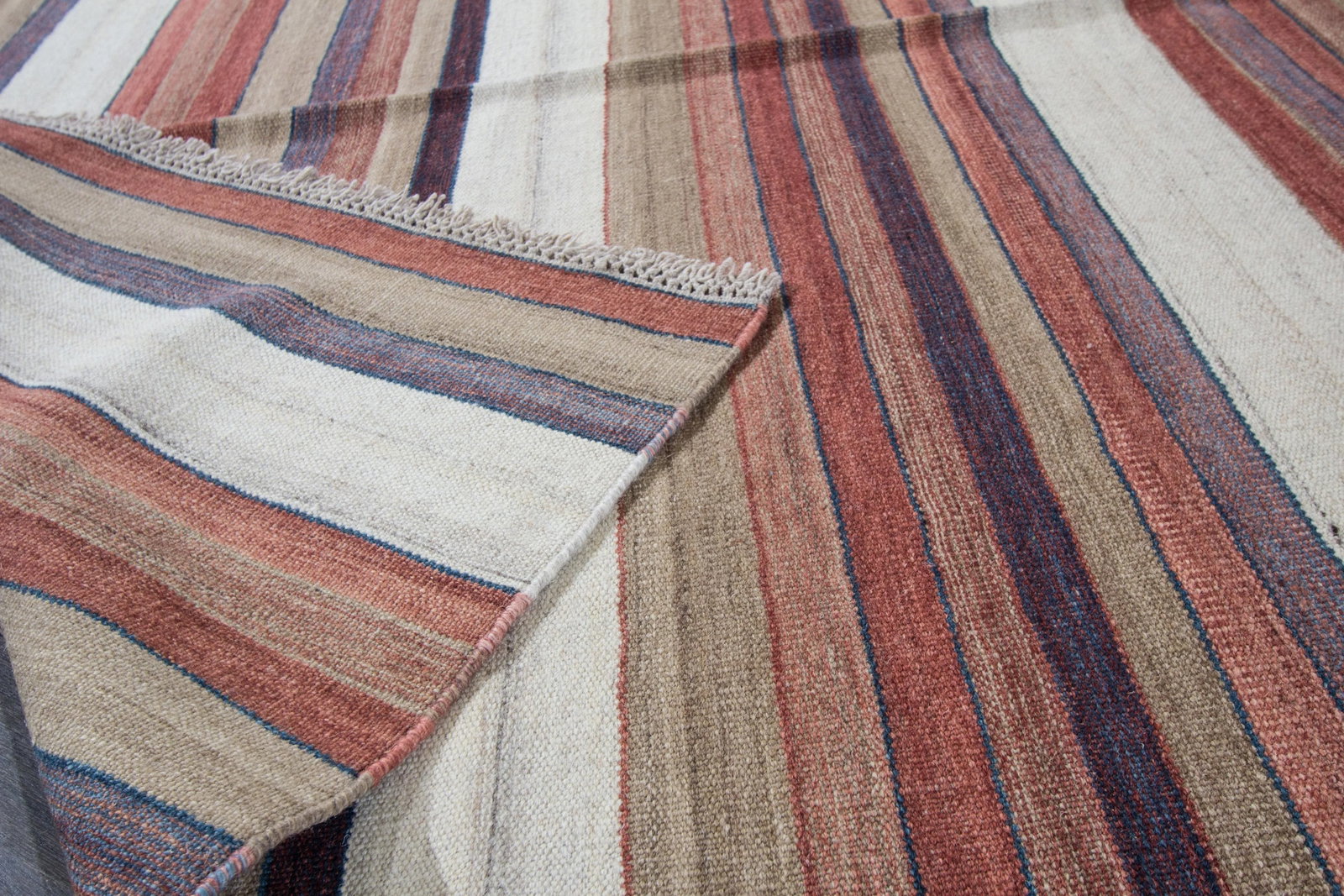 21st Century Modern Kilim Rug, 5'8" X 8'1" - 4