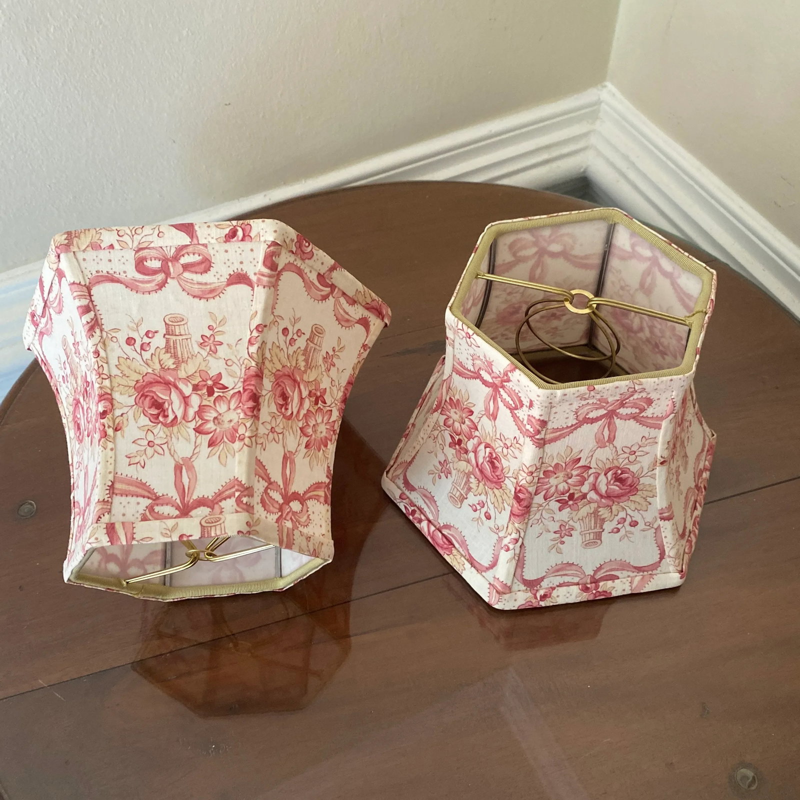 Late 20th Century French Toile Sconces Lamp Shades ~ a Pair - 8