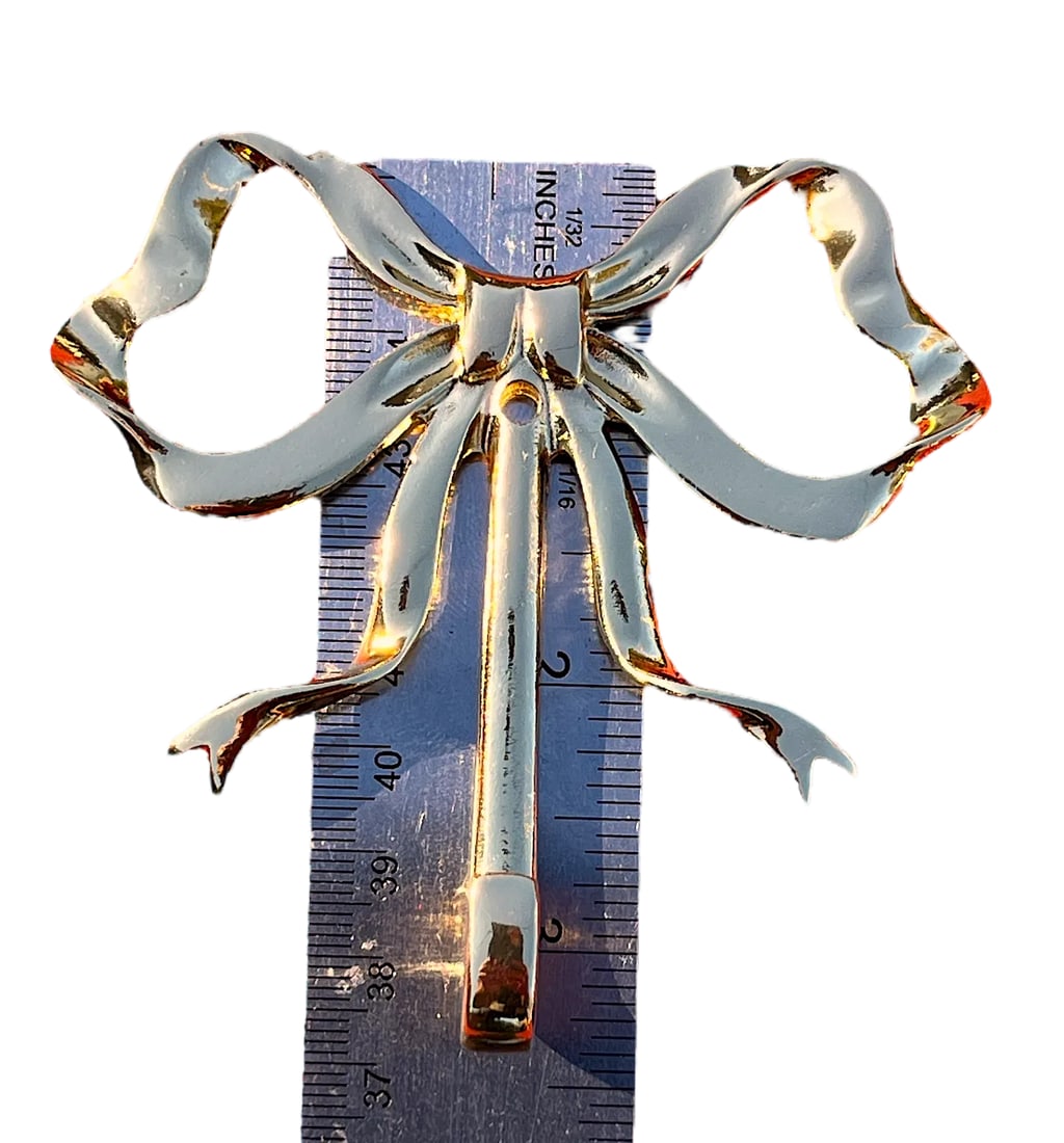 1990s Lacquered Brass Bow Wall Hooks - a Pair - 4