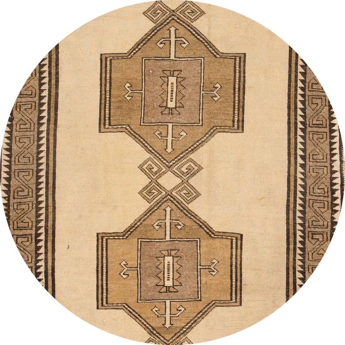Mid-20th Century Vintage Persian Shiraz Rug - 3'9" X 7'11" - 9