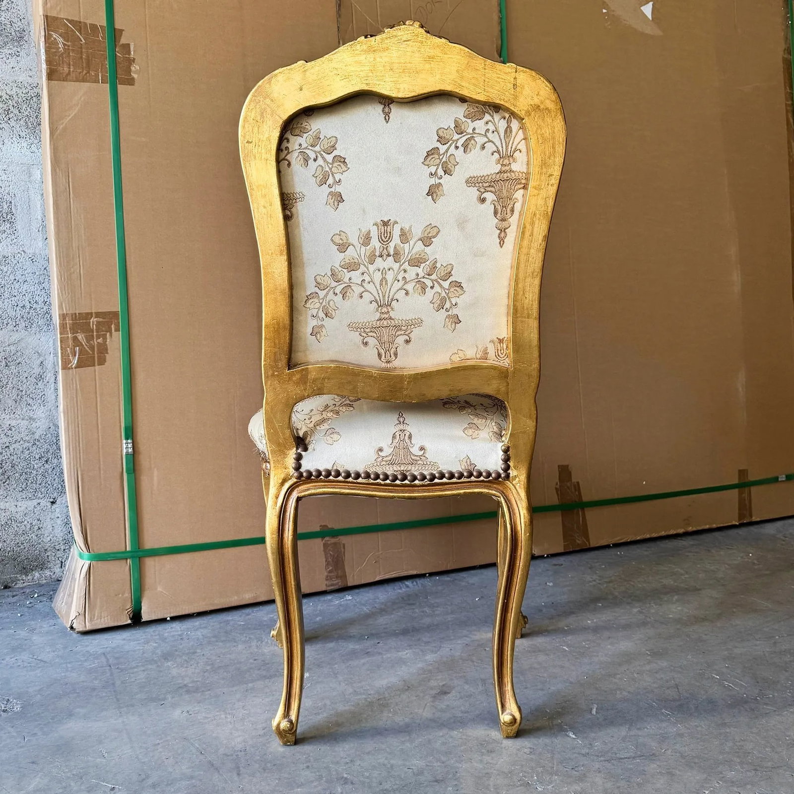 French Style Antique White Chair With Gold Details - 2