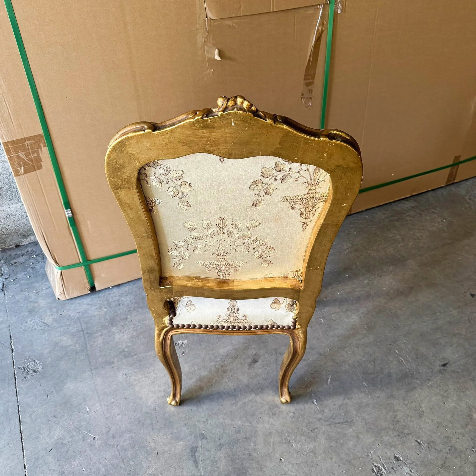 French Style Antique White Chair With Gold Details - 4