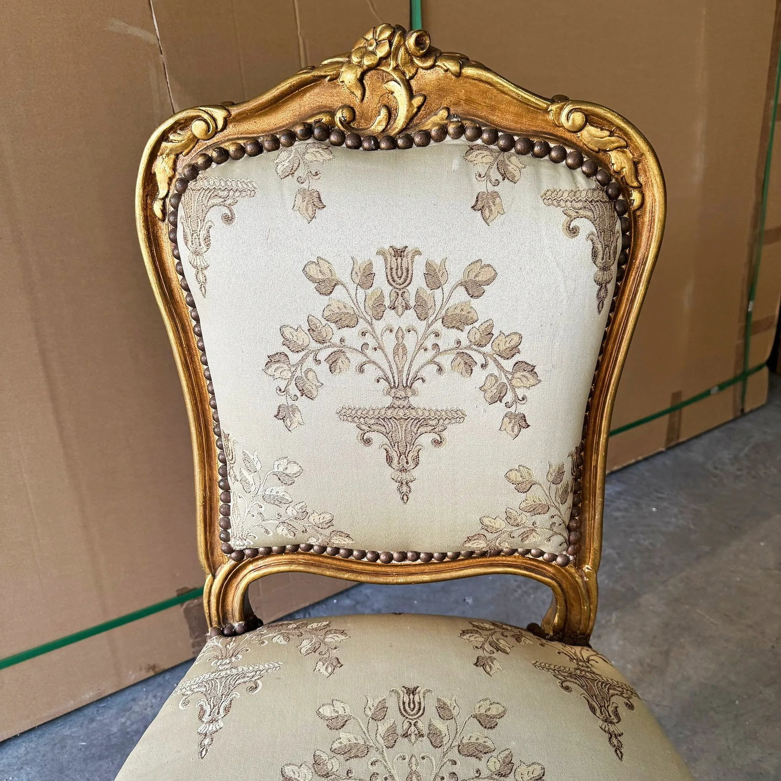 French Style Antique White Chair With Gold Details - 6