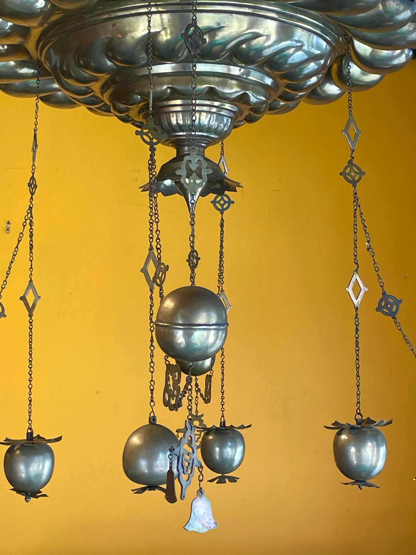 Early 20th Century Indian Silvered Ceiling Medaillon - 3