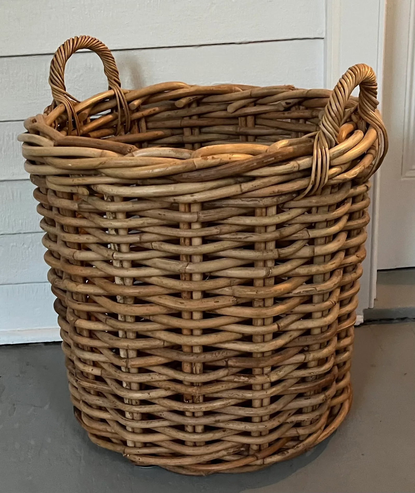 Large English Woven Wicker Log or Kindling Basket for the Fireplace Hearth - 12