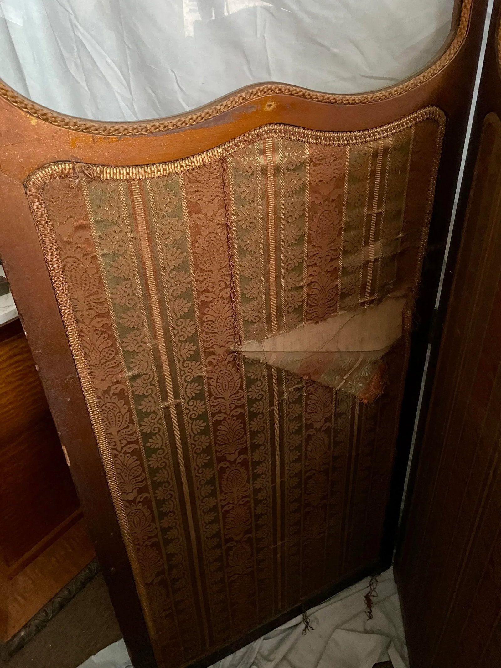 Late 19th Century French Tapestry 3 Panel Room Carved Wood Divider/Screen Glass Window - 8