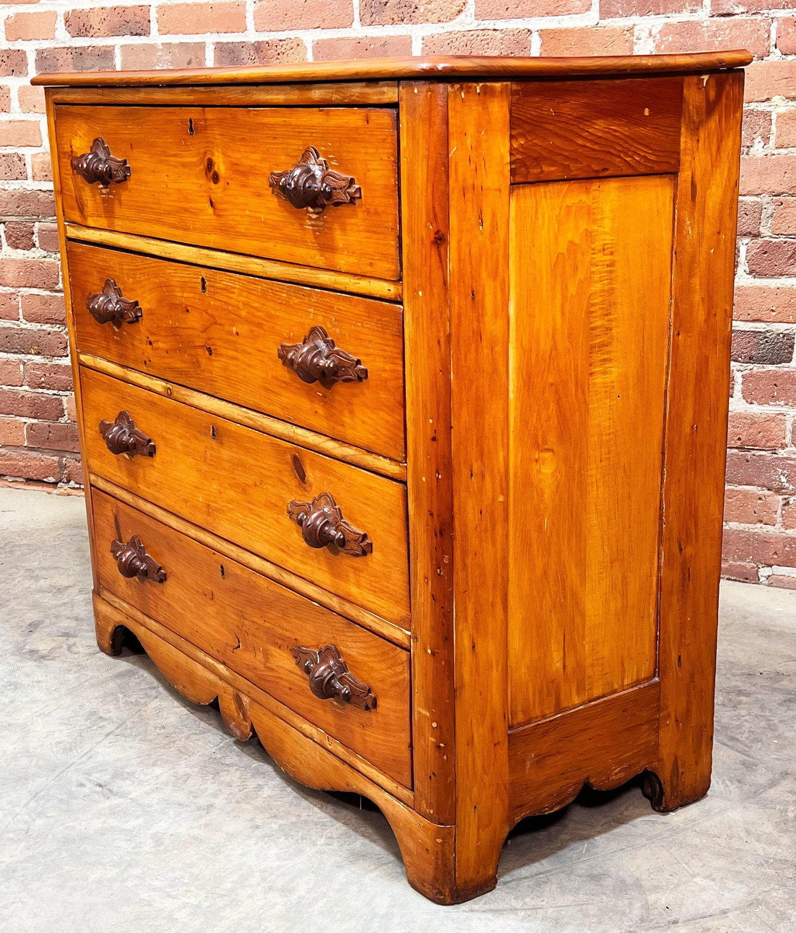 Antique 19th C. Cottage Pine 4 Drawer Dresser / Chest With Walnut Carved Pulls - 7