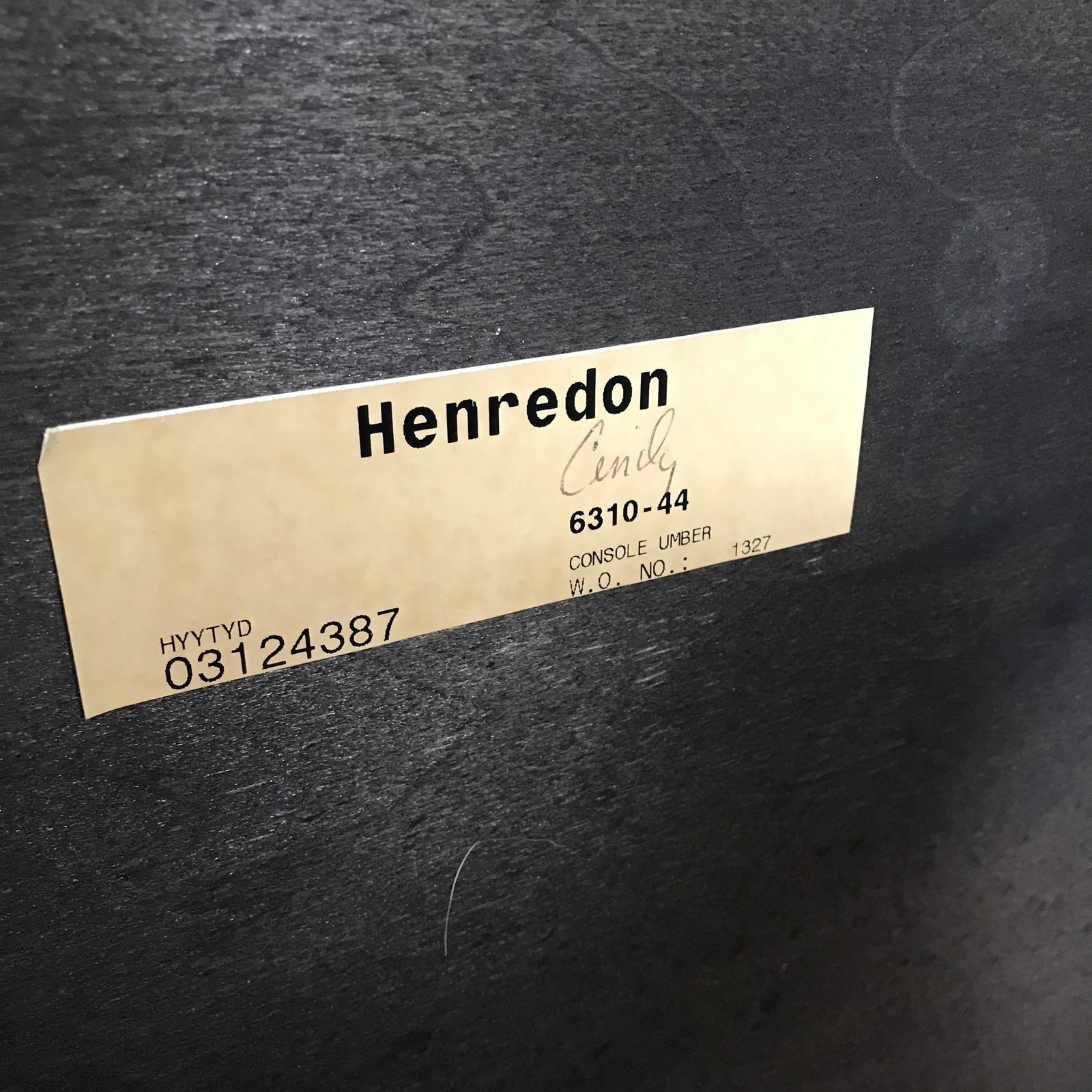 Henredon , Cindy, Scalloped Dem-Ilune Console Entry Table - 12