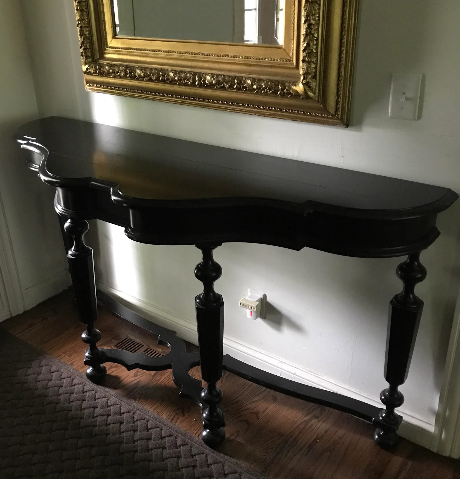 Henredon , Cindy, Scalloped Dem-Ilune Console Entry Table - 4