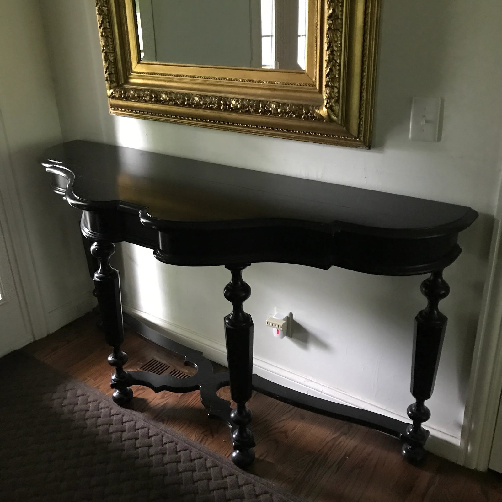 Henredon , Cindy, Scalloped Dem-Ilune Console Entry Table - 6