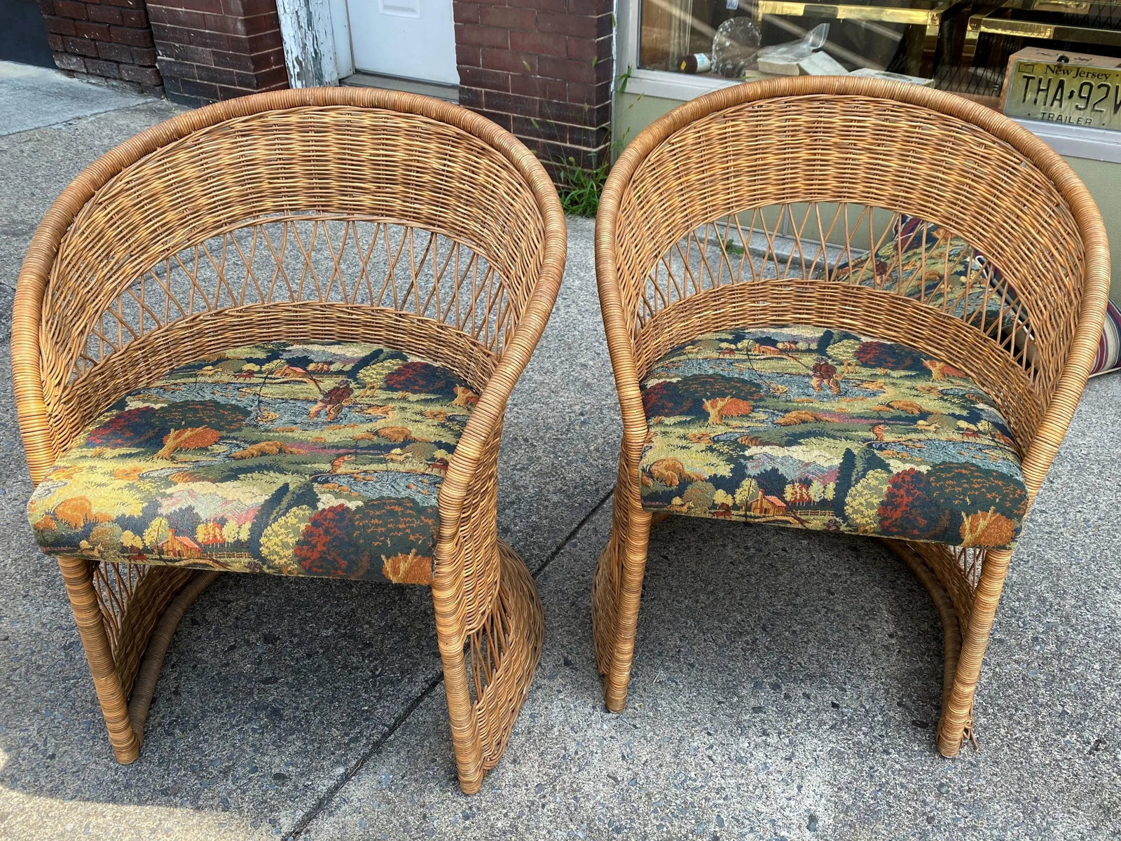 Natural Wicker Mid Century Barrel Chairs With Fishing Upholstery & Pillows - a Pair - 2