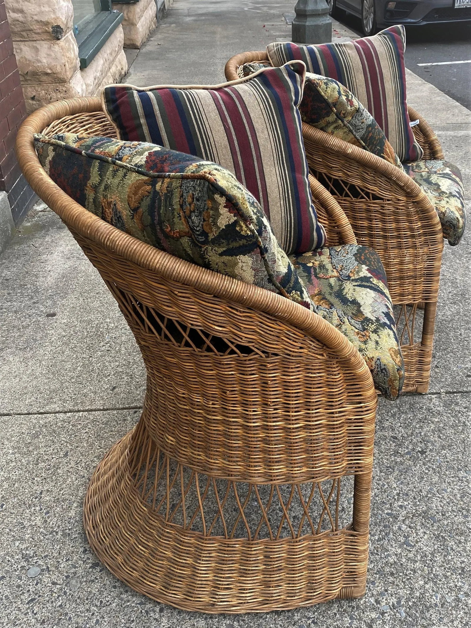 Natural Wicker Mid Century Barrel Chairs With Fishing Upholstery & Pillows - a Pair - 3