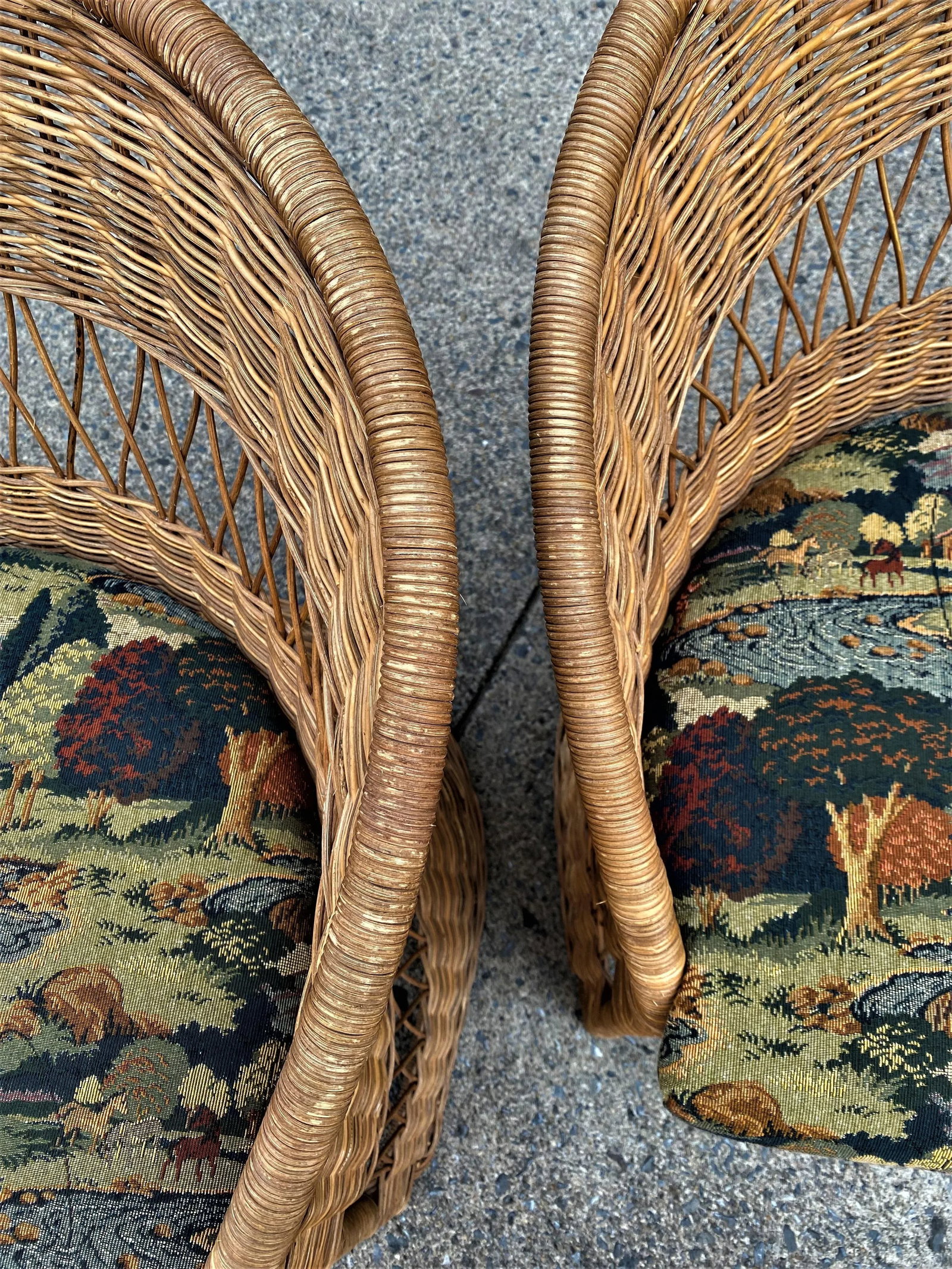 Natural Wicker Mid Century Barrel Chairs With Fishing Upholstery & Pillows - a Pair - 7