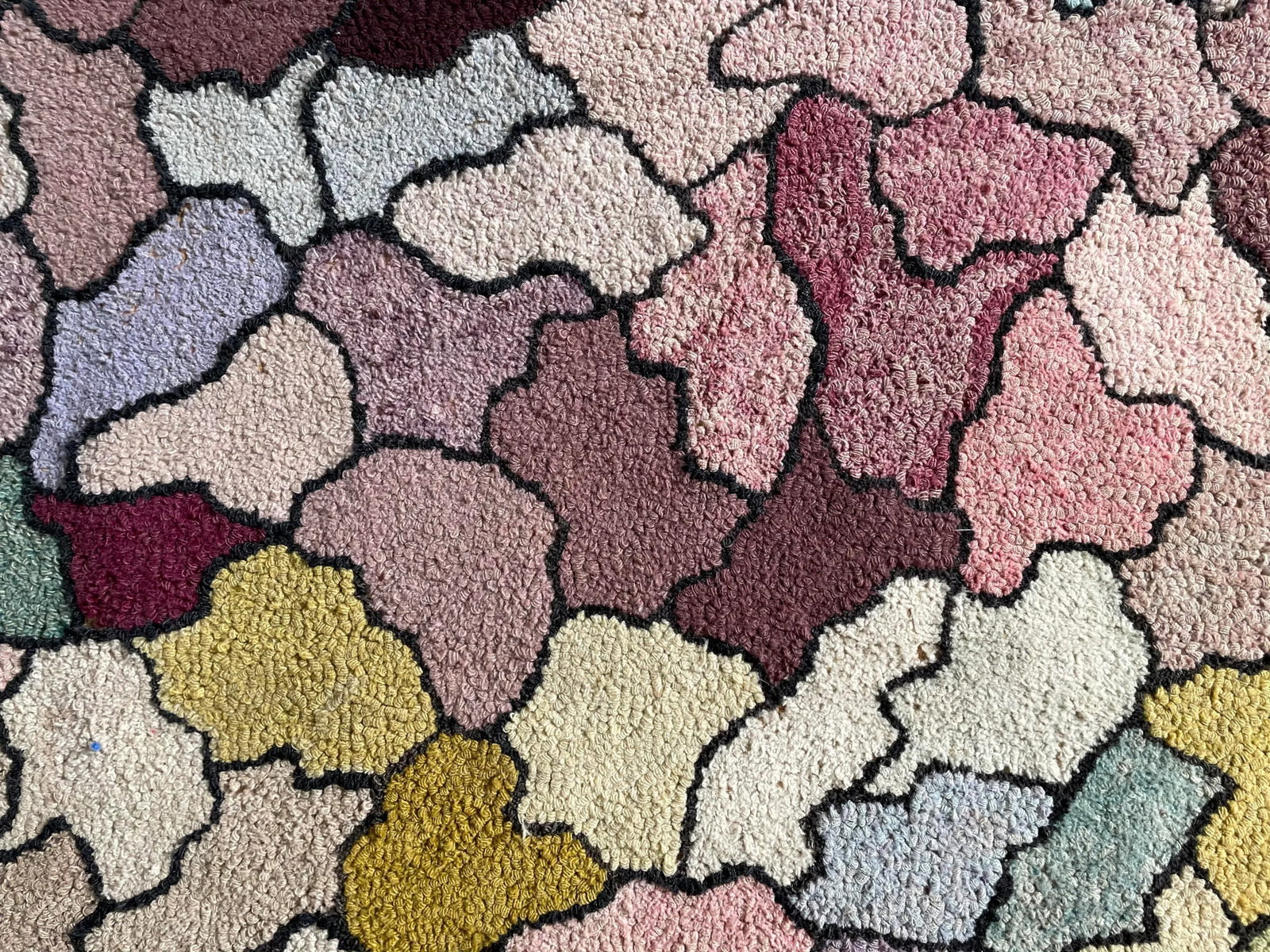 1930s Early American Hooked Rug - 2