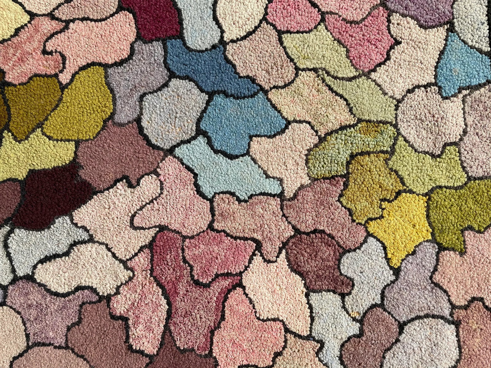 1930s Early American Hooked Rug - 3