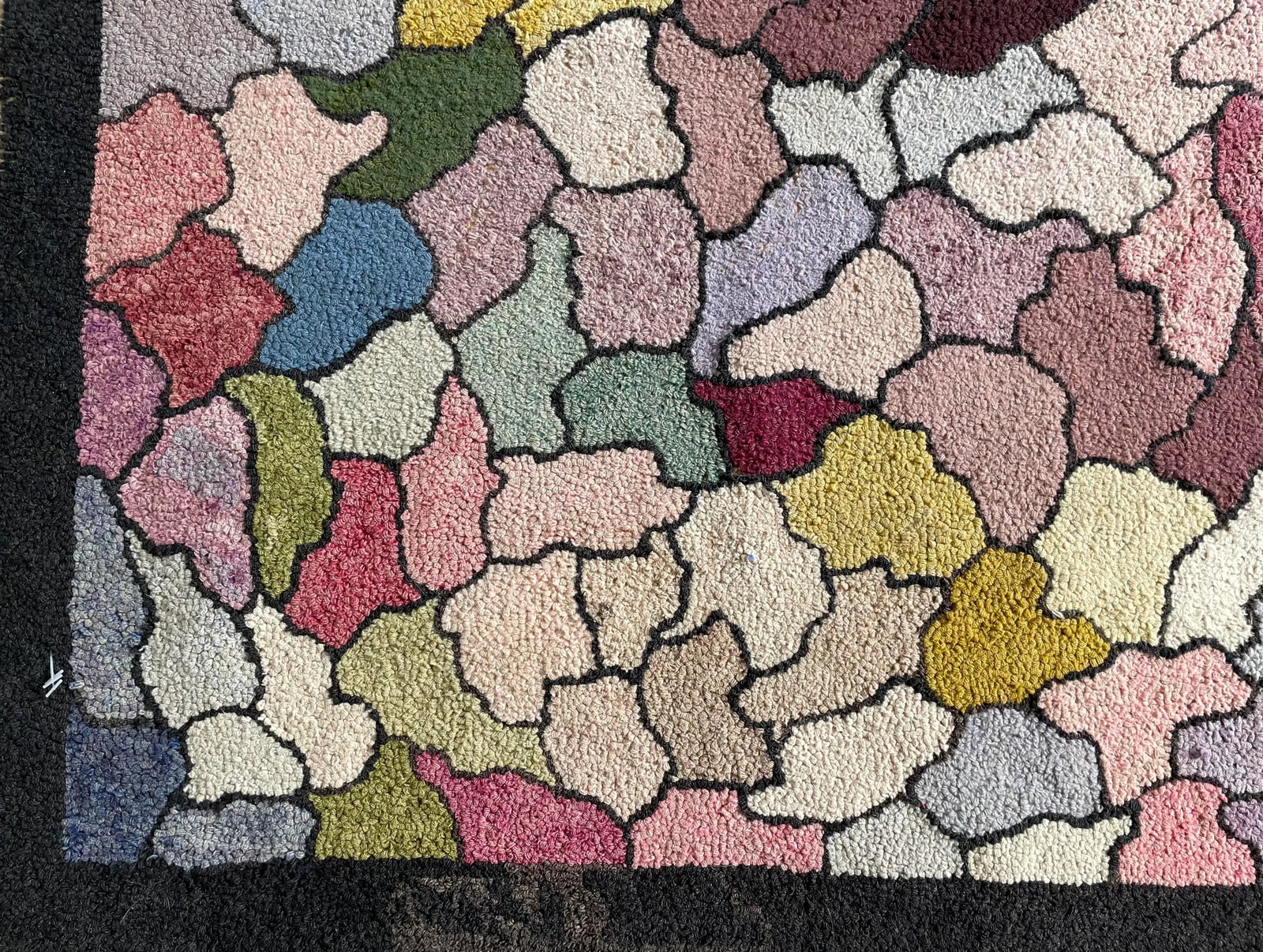 1930s Early American Hooked Rug - 5