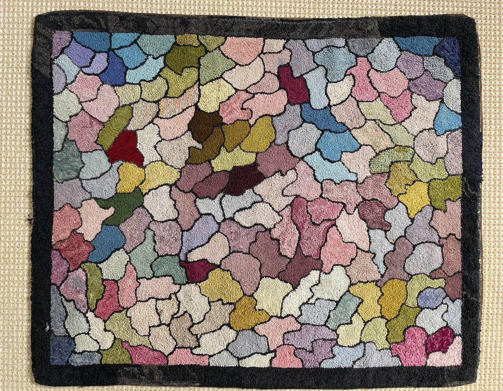 1930s Early American Hooked Rug - 8