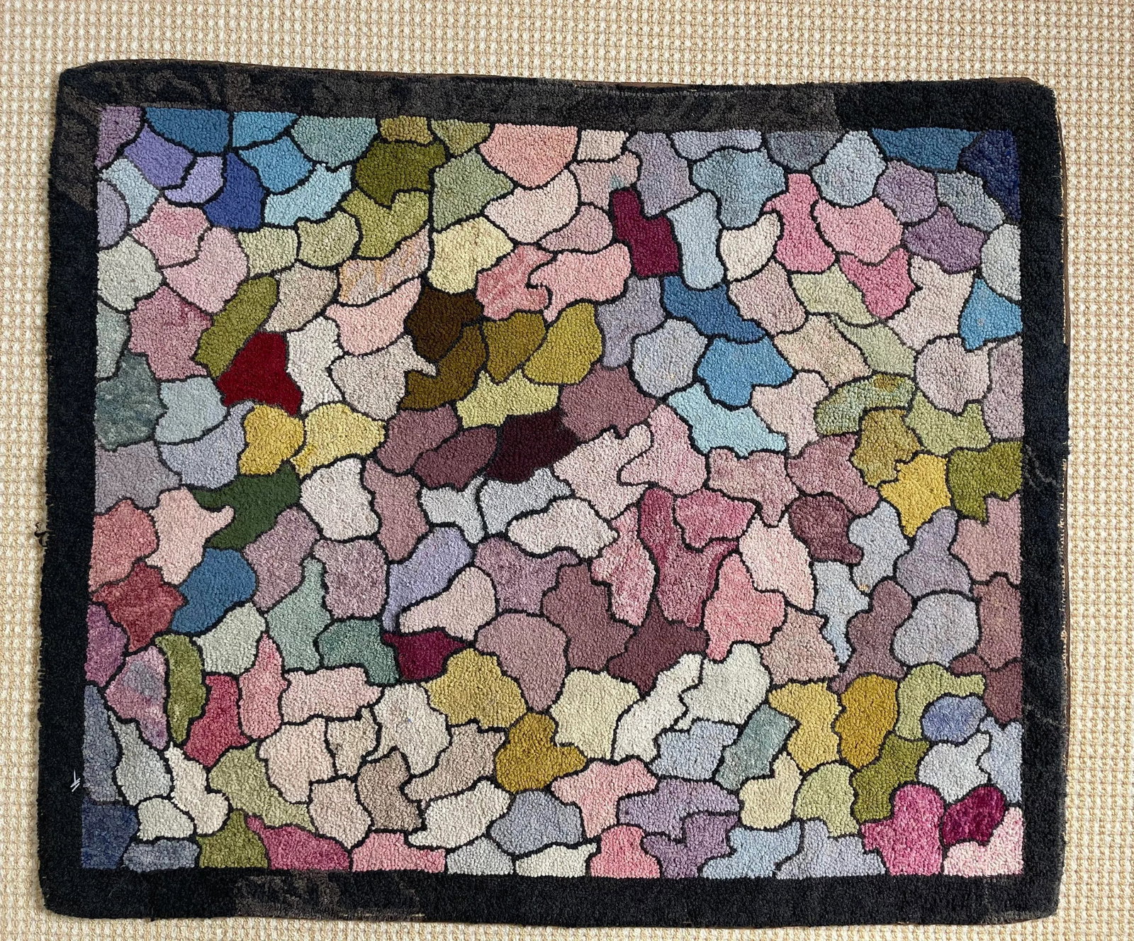 1930s Early American Hooked Rug - 9