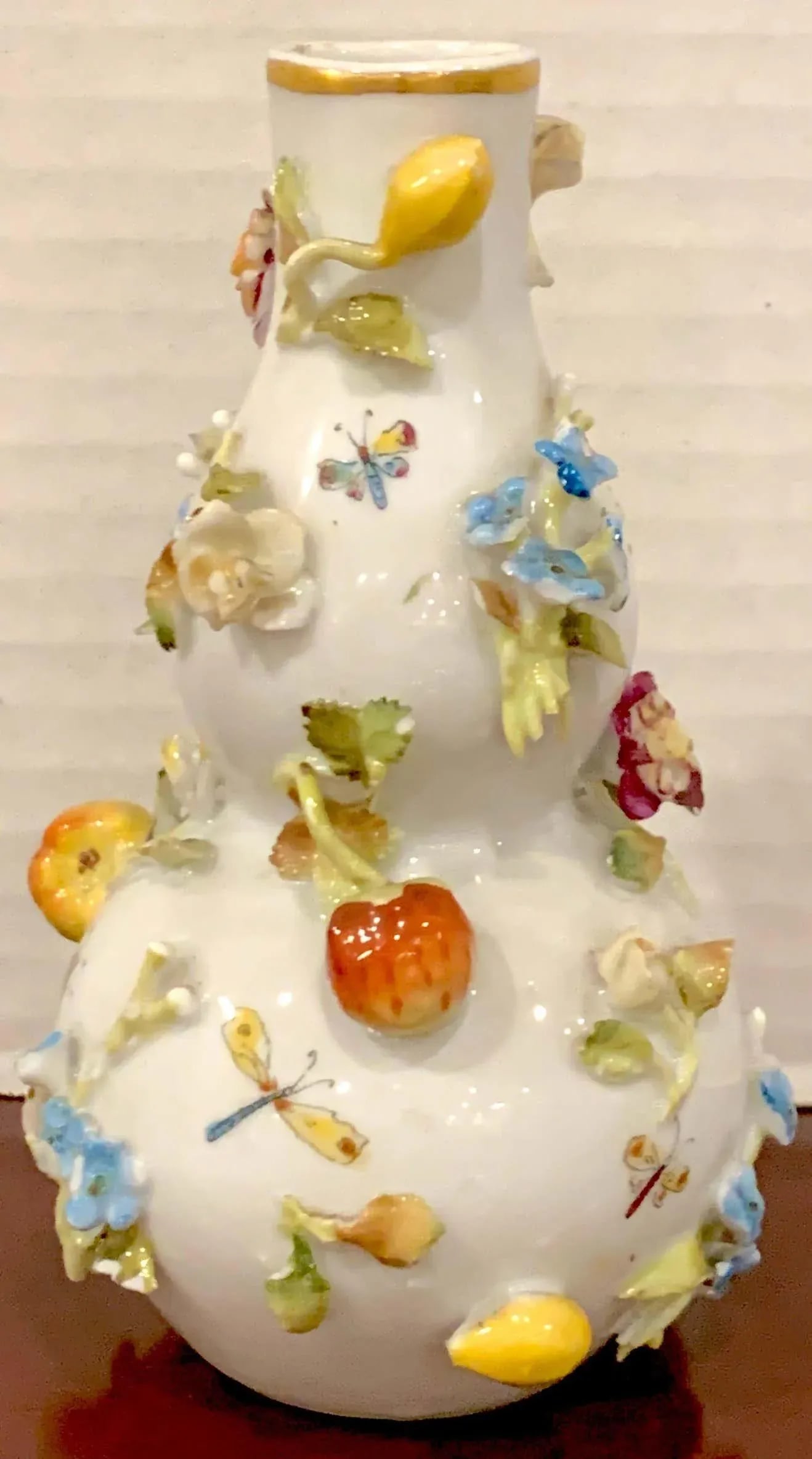 19th Century Meissen Cabinet Vase With Applied Fruits and Flowers - 11