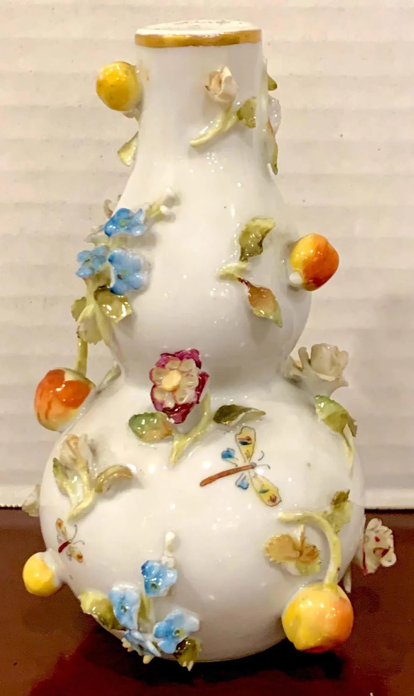 19th Century Meissen Cabinet Vase With Applied Fruits and Flowers - 3