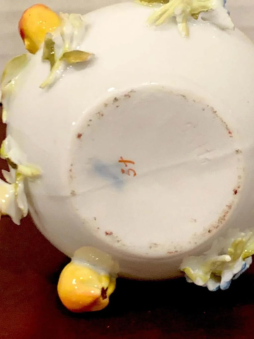 19th Century Meissen Cabinet Vase With Applied Fruits and Flowers - 7
